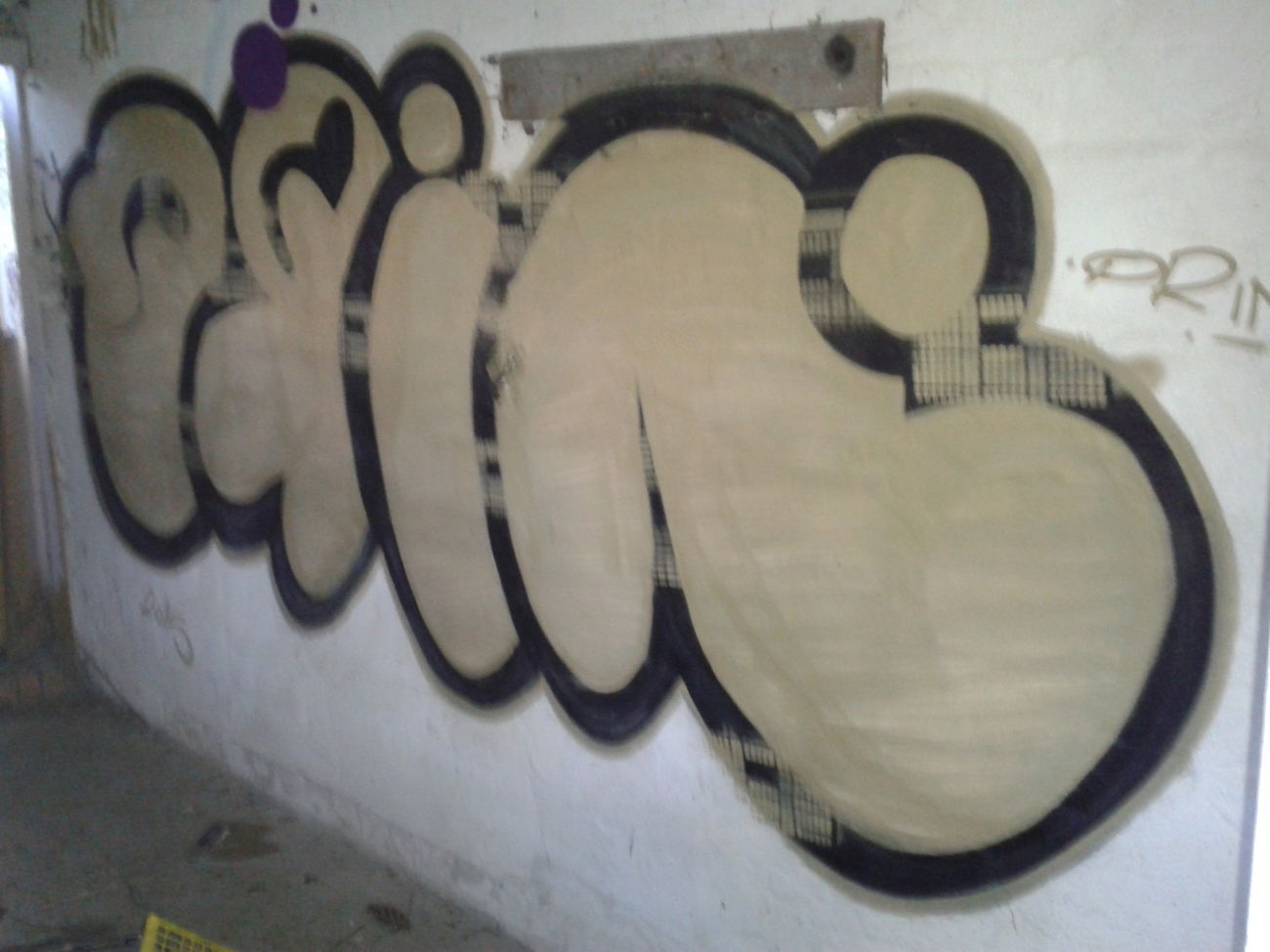 Graffiti Wall - Photo by AER0S0L - QRIN (2015)