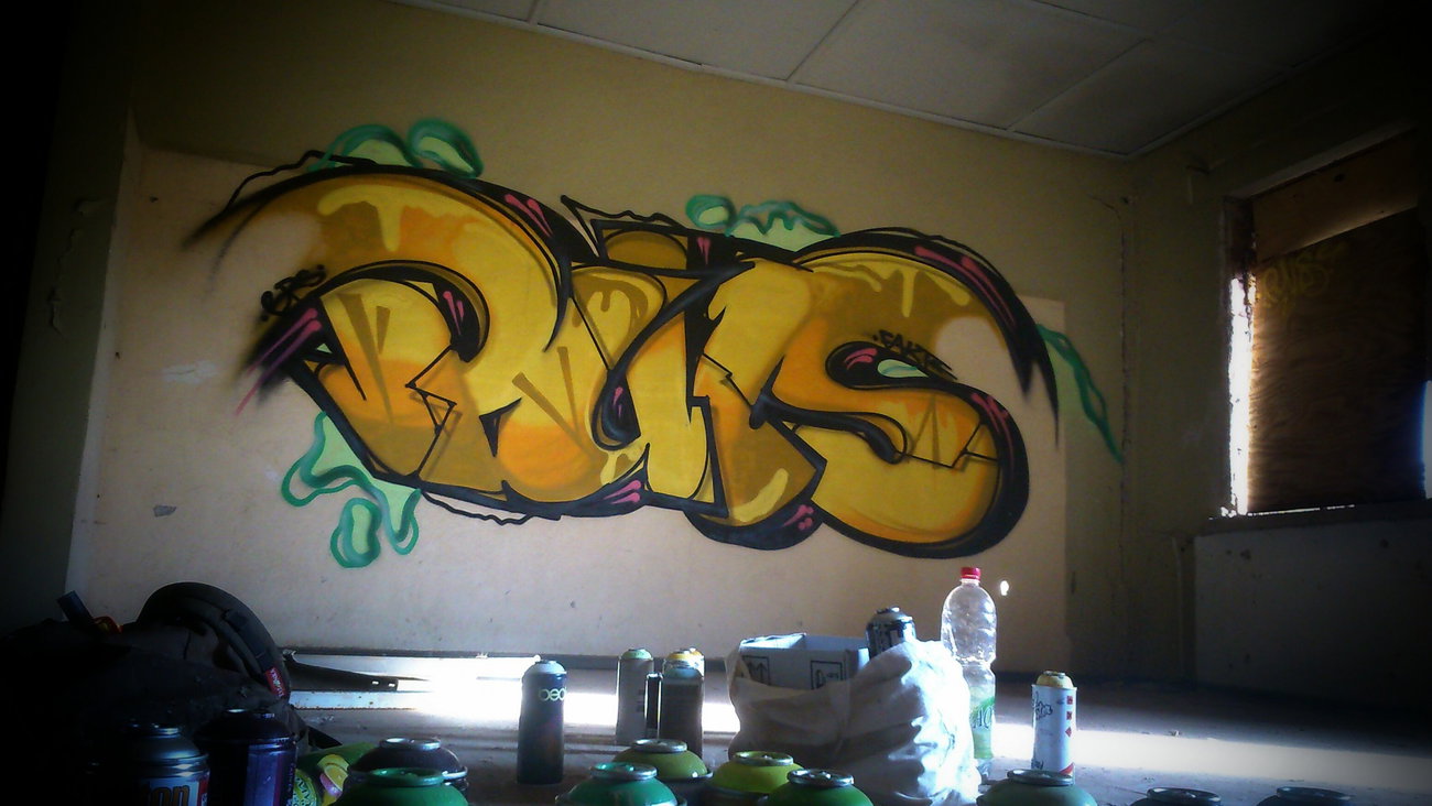 Graffiti Wall - Photo by AGON - Puls, Deis, BRS (2015)