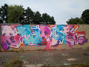 Graffiti Wall - Photo by AGON - Puls, brs, aps (2017)
