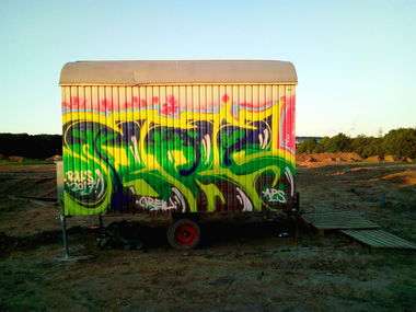 Graffiti Bombing - Photo by AGON - Brs, Puls, aps (2017)