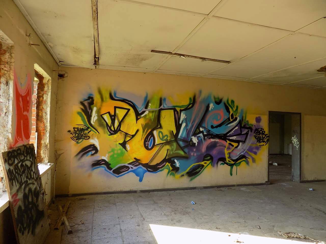 Graffiti Wall - Photo by AGON (2015)