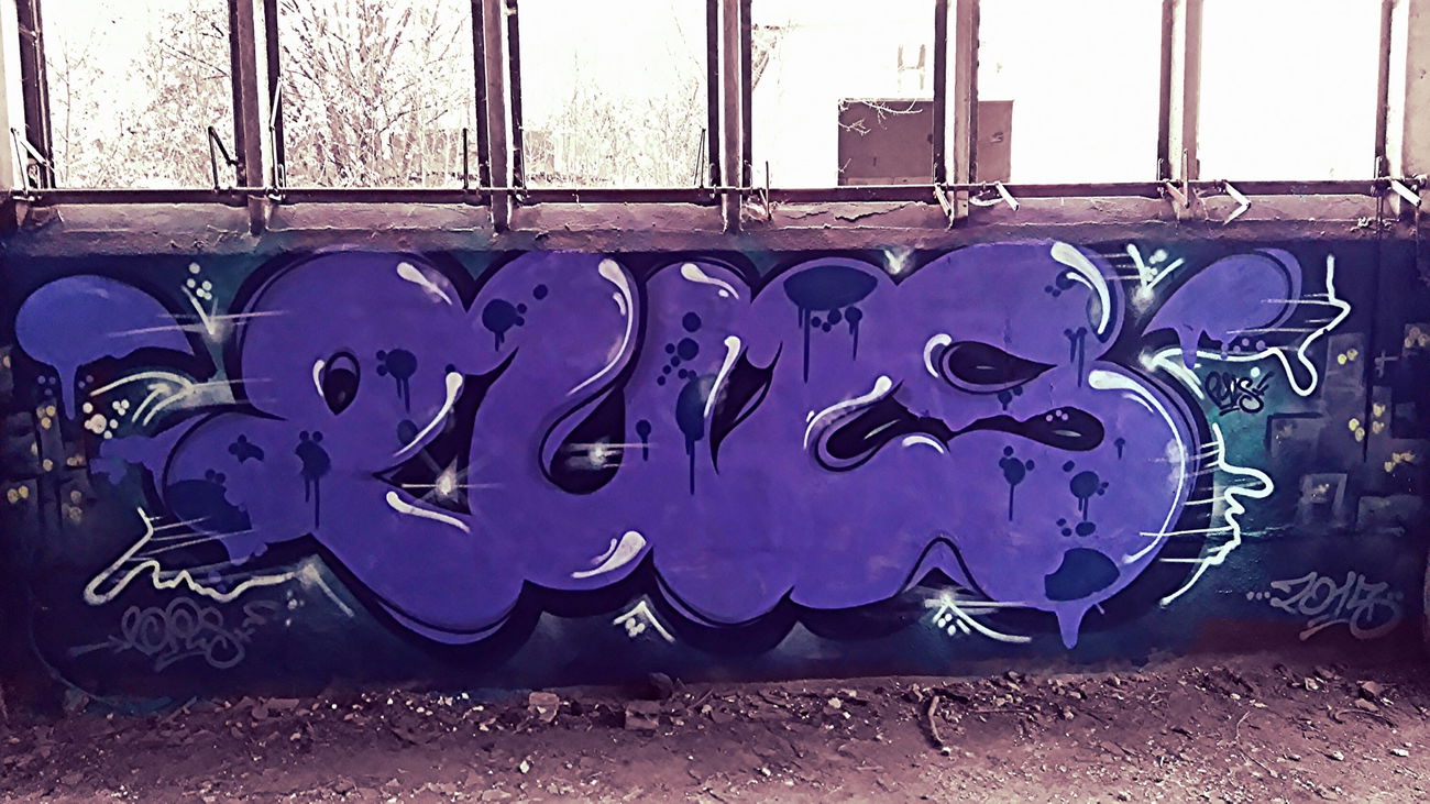 Graffiti Wall - Photo by AGON - Plus, BRS (2015)