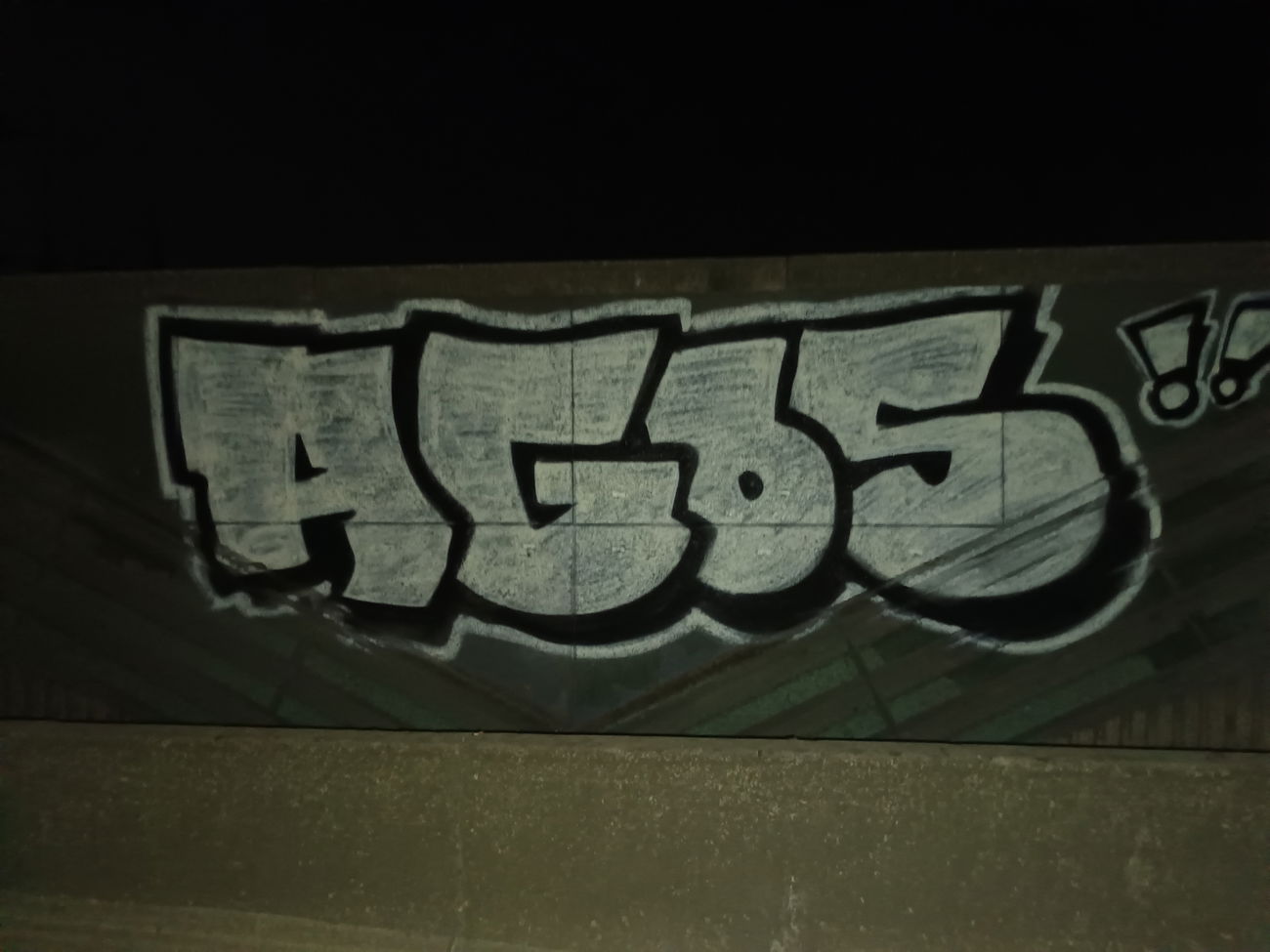 Graffiti Bombing - Photo by AGOS99