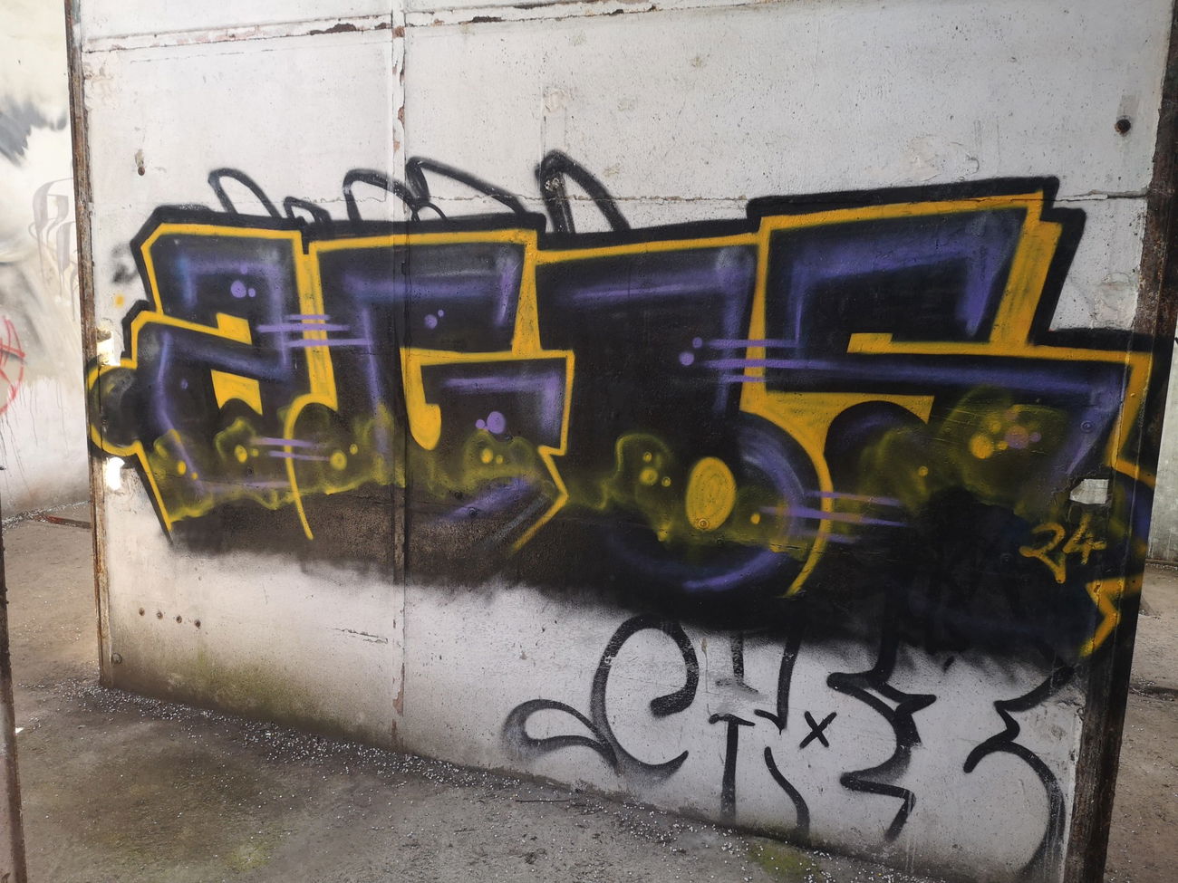 Graffiti Wall - Photo by AGOS99