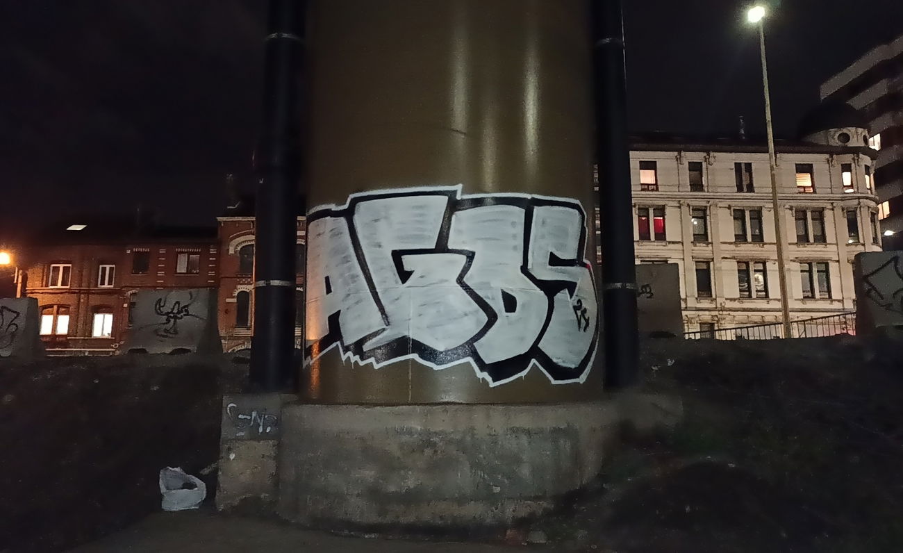 Graffiti Wall - Photo by AGOS99