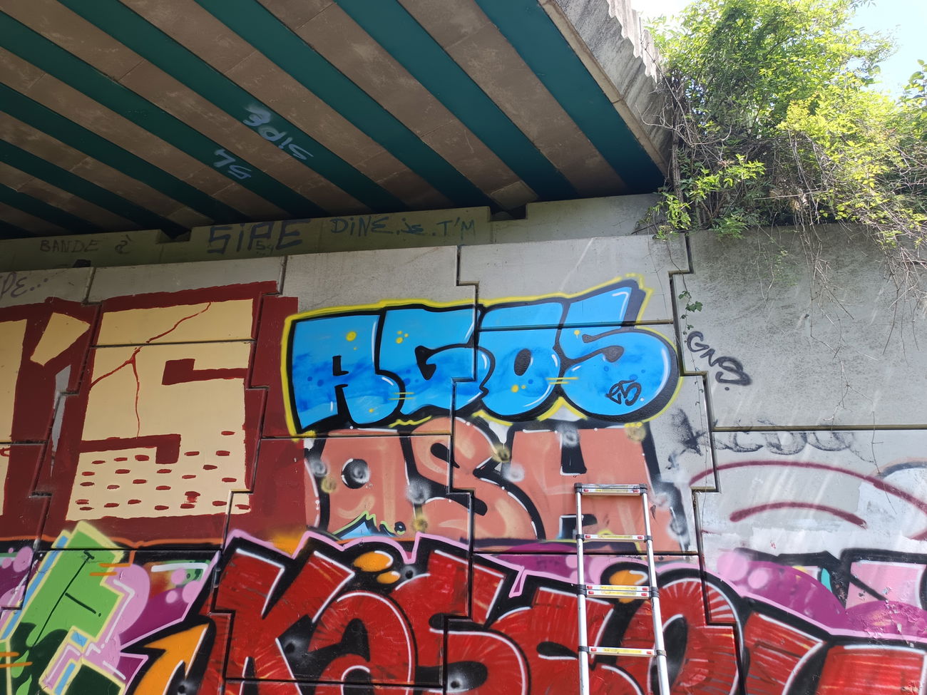 Graffiti Wall - Photo by AGOS99