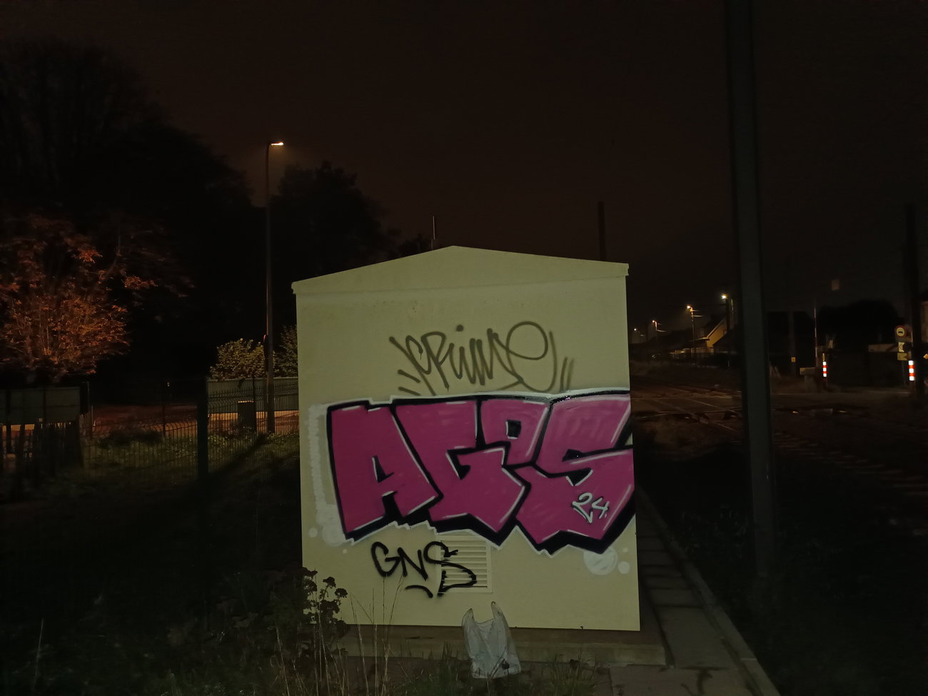 Graffiti Bombing - Photo by AGOS99