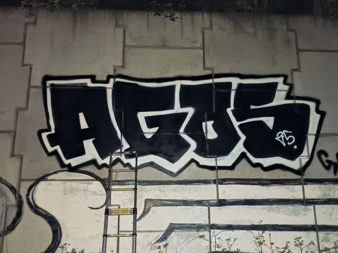 Graffiti Wall - Photo by AGOS99