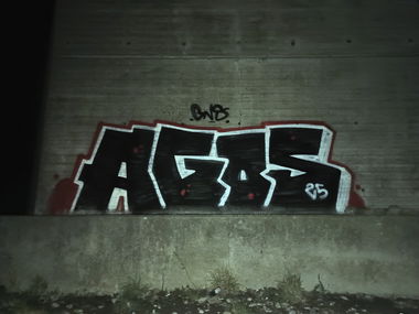 Graffiti Bombing - Photo by AGOS99
