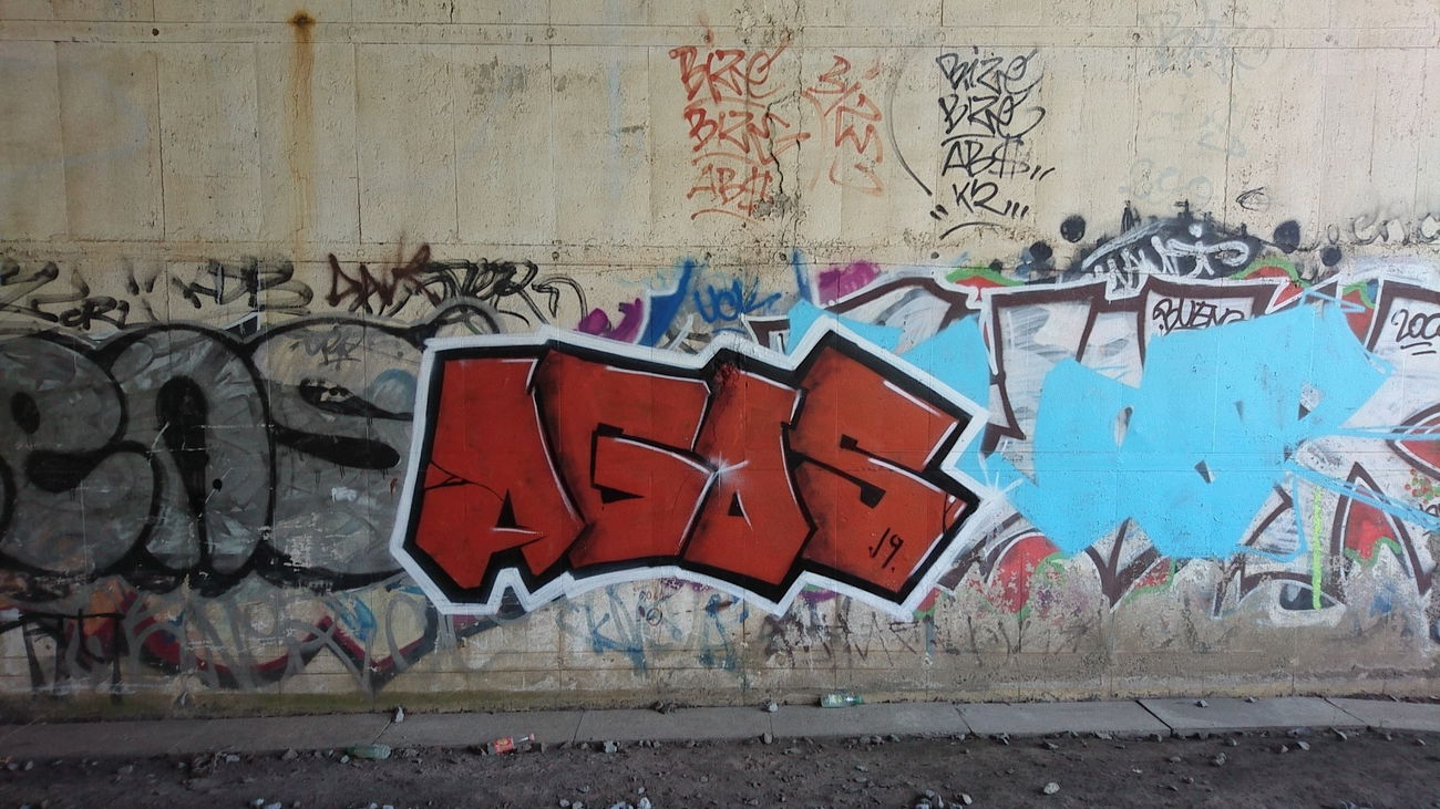 Graffiti Wall - Photo by AGOS99 (2019)