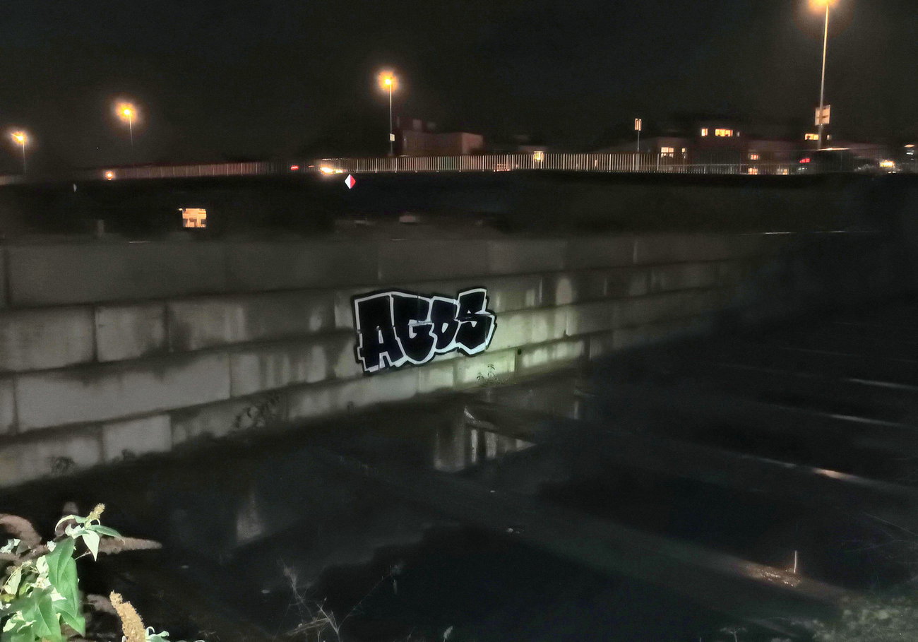 Graffiti Wall - Photo by AGOS99