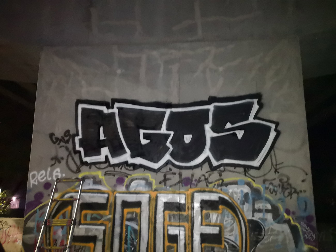 Graffiti Artwork - Photo by AGOS99