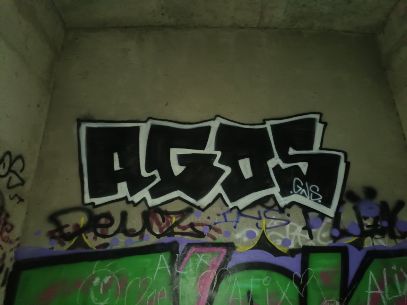 Graffiti Wall - Photo by AGOS99