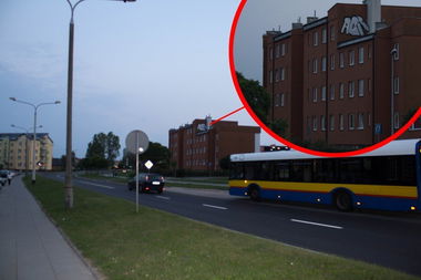 Graffiti Bombing - Photo by AGR - AGR, rooftop, chrom (2013)