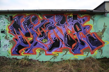 Graffiti Wall - Photo by AGR - yo, blef, rive (2013)