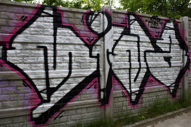 Graffiti Bombing - Photo by AGR (2014)