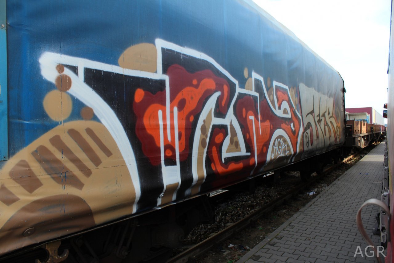 Graffiti Artwork - Photo by AGR - MINA, SFER, AGR (2014)