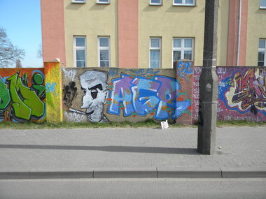 Graffiti Wall - Photo by AGRgdz