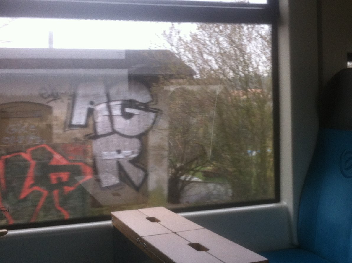 Graffiti Bombing - Photo by AGRgdz