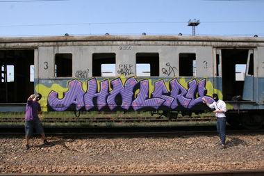 Graffiti Train in Warsaw - Photo by AHNL - ahnl, alix, dra? (2013)