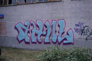 Graffiti Bombing in Warsaw - Photo by AHNL - ahnl, zps, dra? (2013)