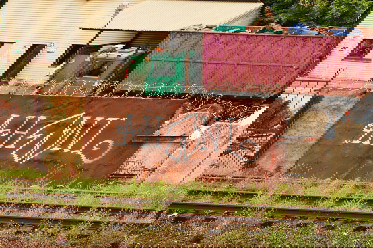 Graffiti Artwork in Warsaw - Photo by AHNL - ahnl (2013)