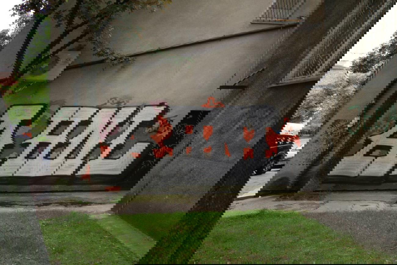 Graffiti Bombing in Warsaw - Photo by AHNL - ahnl (2013)