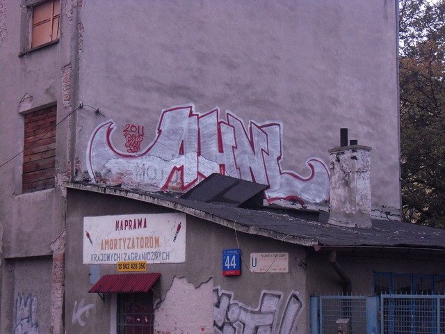 Graffiti Bombing in Warsaw - Photo by AHNL - ahnl (2011)