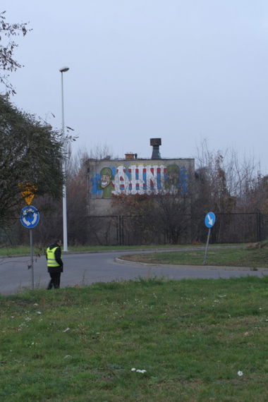 Graffiti Bombing in Warsaw - Photo by AHNL - ahnl (2012)
