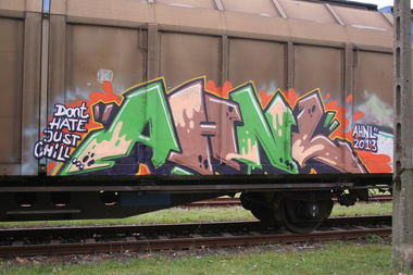 Graffiti Train in Warsaw - Photo by AHNL - ahnl (2013)
