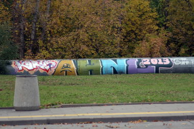 Graffiti Bombing in Warsaw - Photo by AHNL - karus, ahnl (2013)