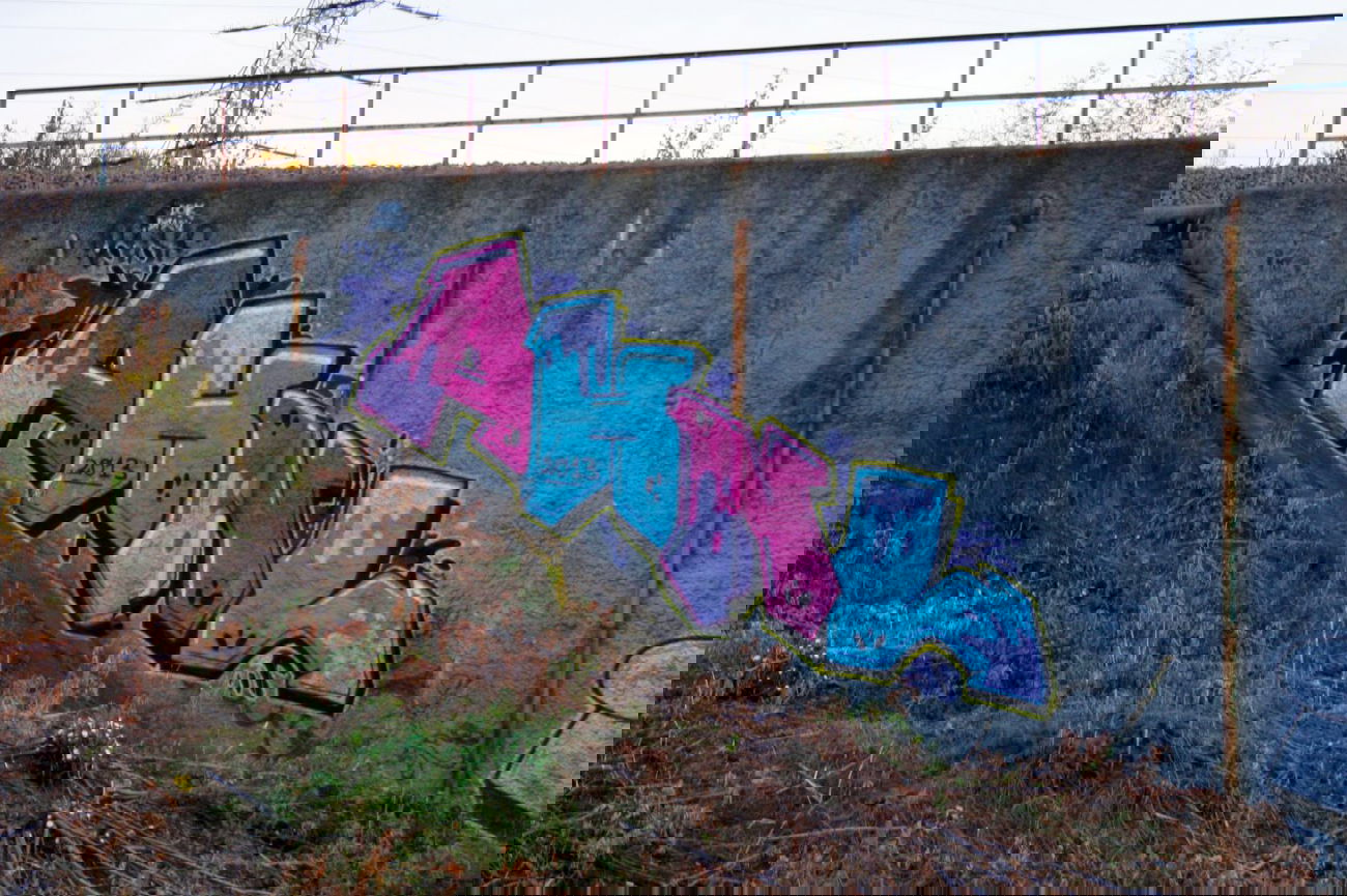 Graffiti Bombing in Warsaw - Photo by AHNL - ahnl, zps, targówek (2013)