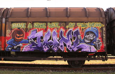 Graffiti Train in Warsaw - Photo by AHNL - ahnl, halloween, warsaw (2013)