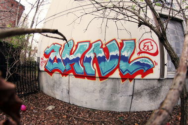 Graffiti Bombing in Warsaw - Photo by AHNL - ahnl (2013)