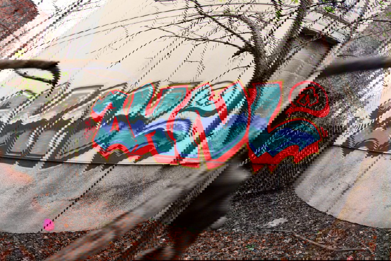 Graffiti Bombing in Warsaw - Photo by AHNL - ahnl (2013)