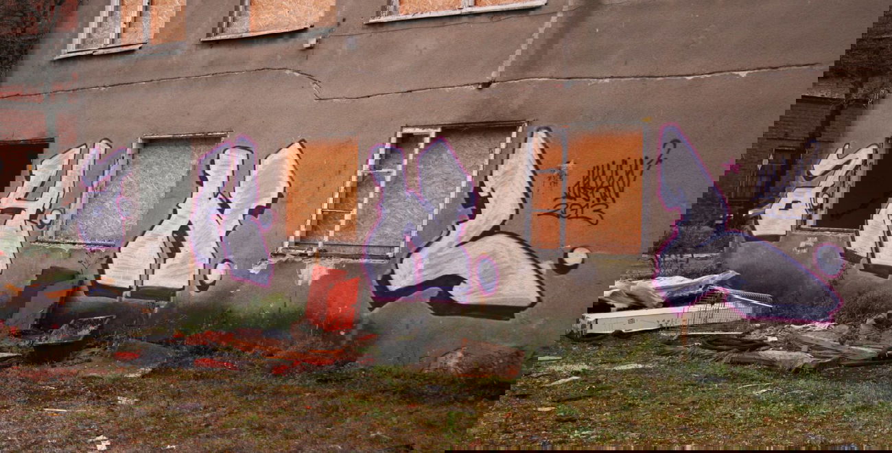 Graffiti Bombing in Warsaw - Photo by AHNL - ahnl (2013)