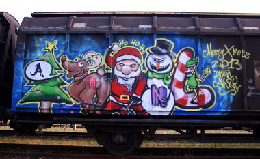 Graffiti Train in Warsaw - Photo by AHNL - AHNL, dran, dra? (2013)