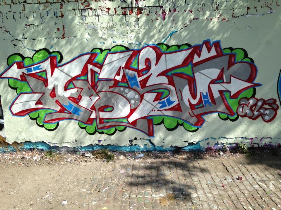 Graffiti Wall - Photo by ALISM - ALISM (2013)