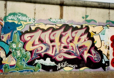 Graffiti Wall - Photo by ALLESdrehtSICH - shek