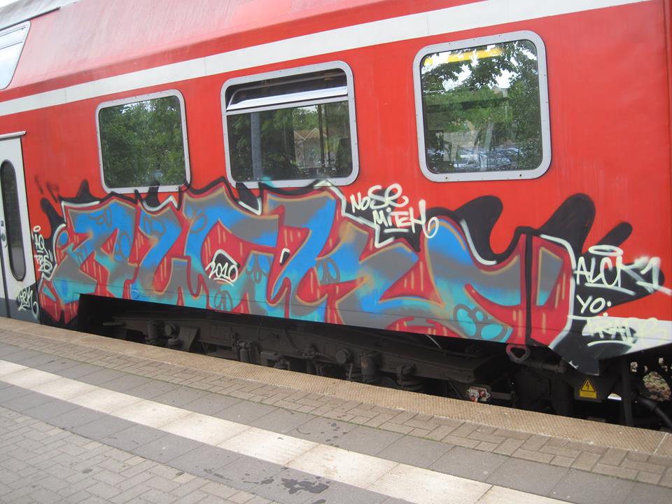 Graffiti Train - Photo by ALLESdrehtSICH - alck, tbs, aq (2010)