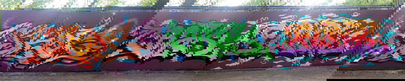 Graffiti Wall - Photo by ALLESdrehtSICH - eskoe, crak, flor (2014)