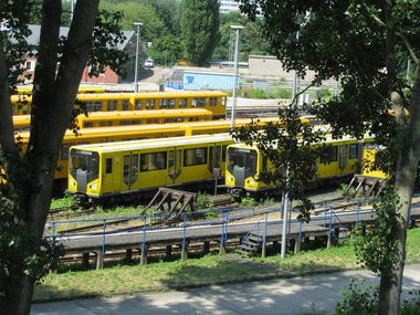 Graffiti Artwork - Photo by ALLorNOTHING - berlin, metro