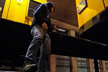 Graffiti Artwork - Photo by ALLorNOTHING - atmo, berlin, metro