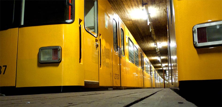 Graffiti Artwork - Photo by ALLorNOTHING - berlin, metro