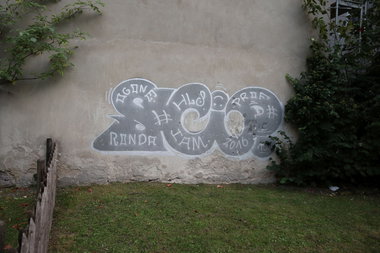 Graffiti Wall - Photo by AMIDNIGHT - Skip19, HLS