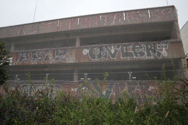 Graffiti Wall - Photo by AMIDNIGHT - Skip19, HLS