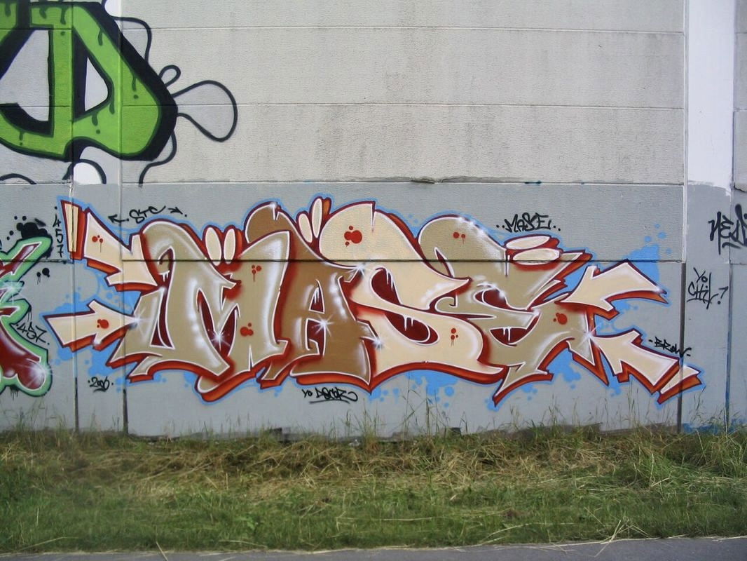 Graffiti Wall in Bayreuth - Photo by AMIDNIGHT - Bayreuth, Mase, 457