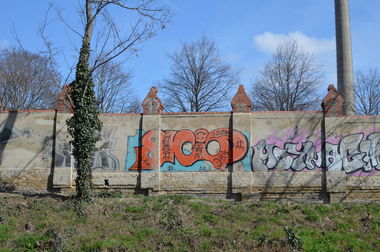 Graffiti Wall - Photo by AMIDNIGHT - Skip19, HLS