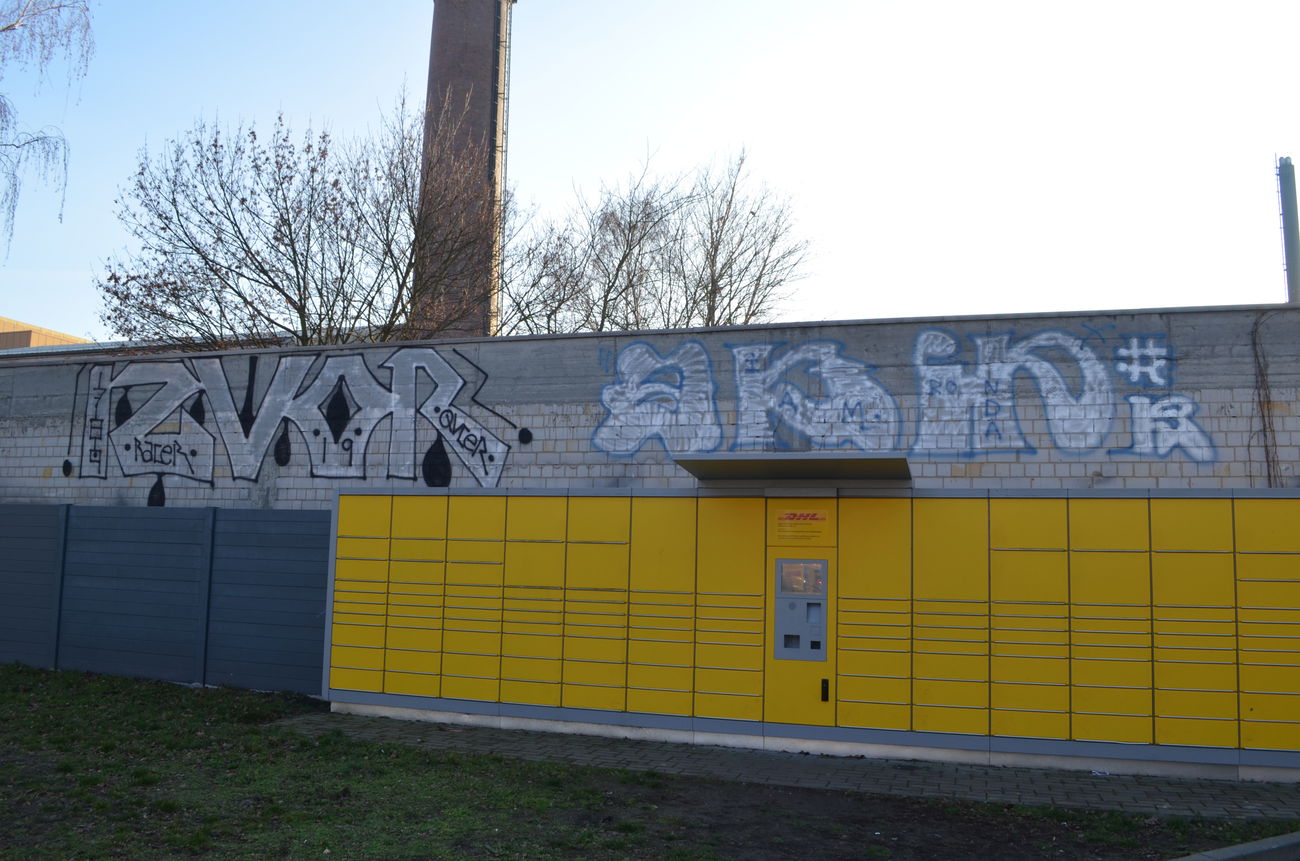 Graffiti Wall - Photo by AMIDNIGHT - Skip19, HLS