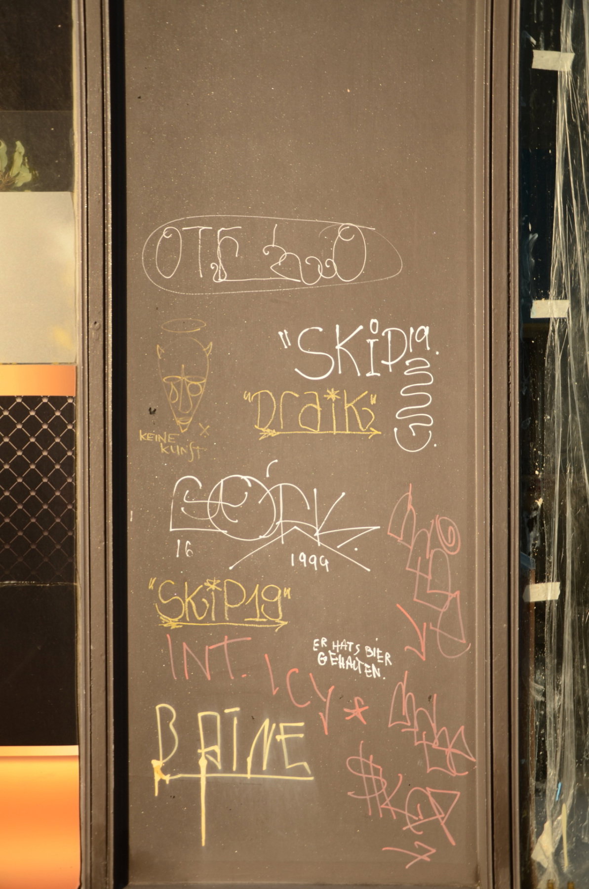 Graffiti Wall - Photo by AMIDNIGHT - Skip19, HLS